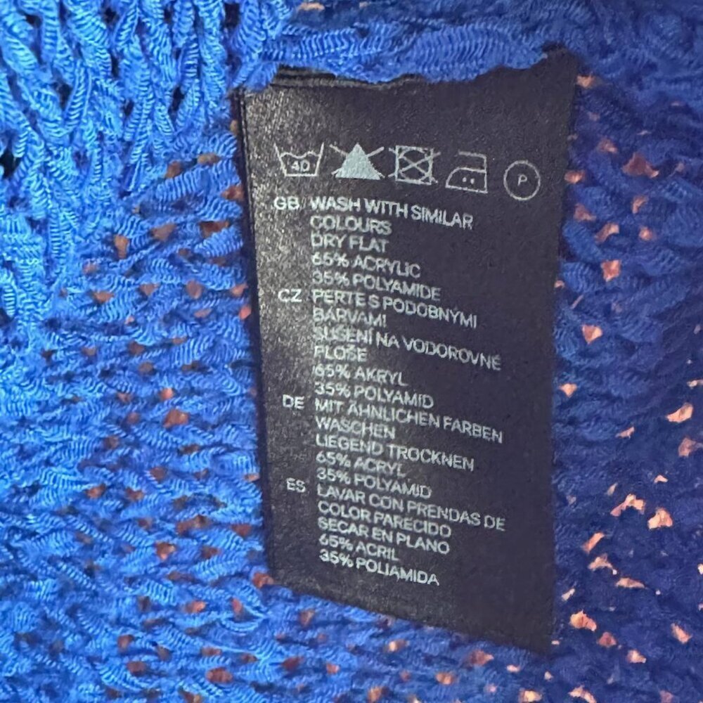 ๐ H&M Light Knit Womenโs Sweater in Gorgeous Royal Blue Color - Size 4๐ - Picture 6 of 8